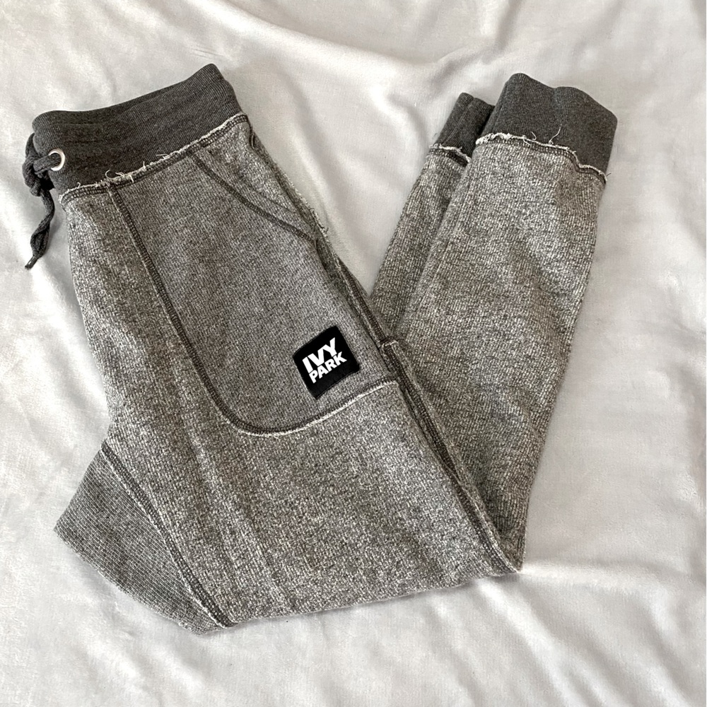 Ivy Park heathered gray men’s joggers